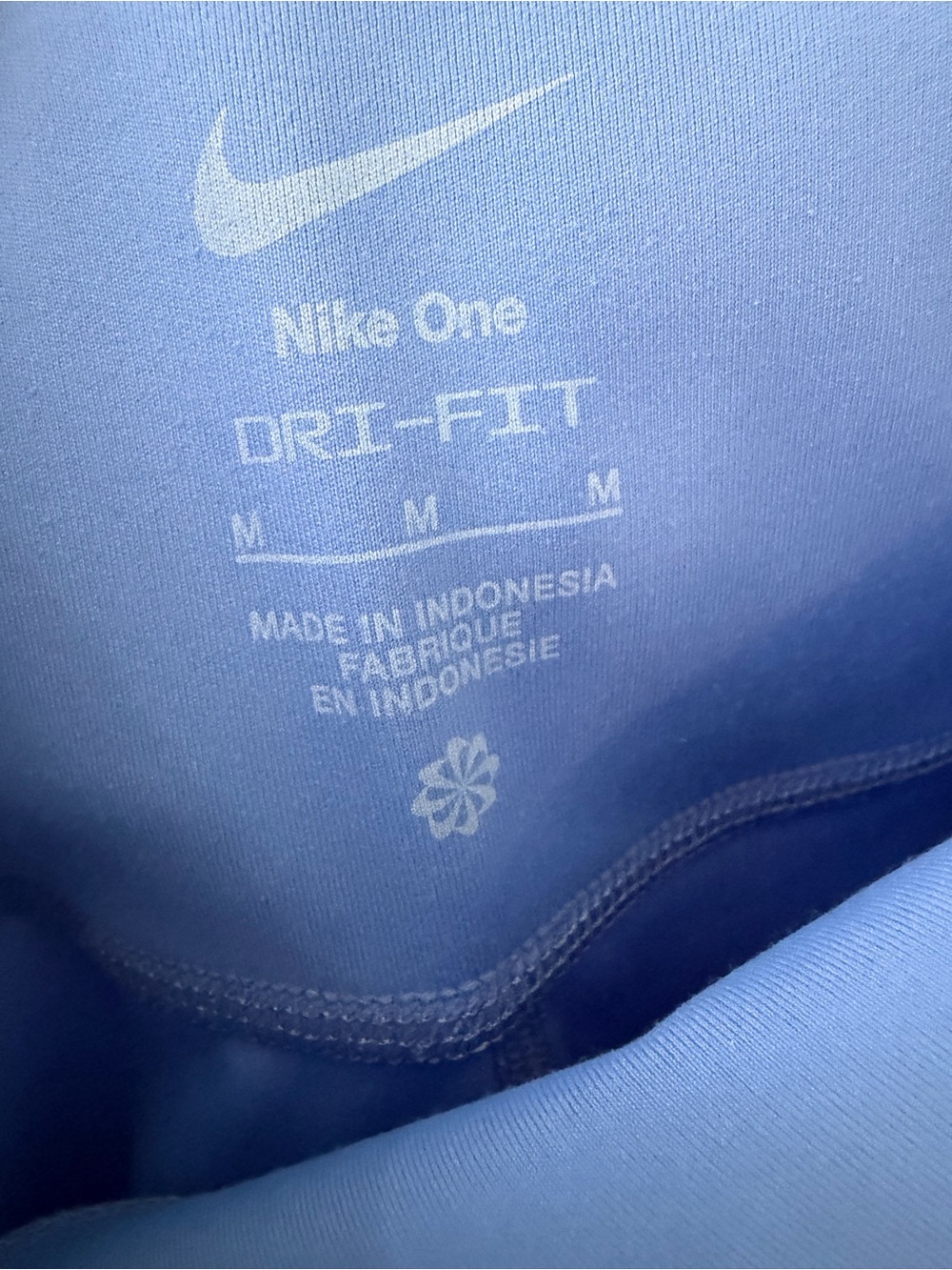 Nike One Dri-FIT Leggings in Light Gray and Black Print - Picture 4 of 4